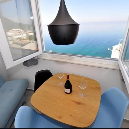 Miranda Apartment